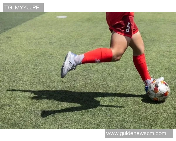 足球明星赛前热身时的搞笑瞬间与精彩互动大揭秘 足球明星赛前热身时的搞笑瞬间与精彩互动大揭秘